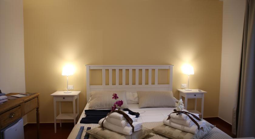 Bed and Breakfast Yhomisus Comiso Esterno foto