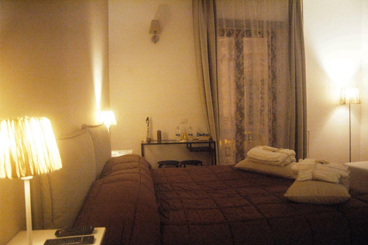 Bed and Breakfast Yhomisus Comiso Esterno foto